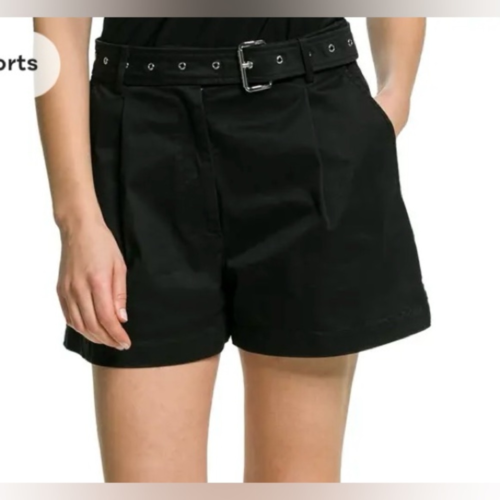 New 🔥 Michael Michael Kors
Michael Michael Kors Stretched Belted Shorts black
